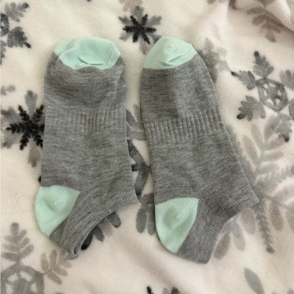Light Gray Ankle Socks with Mint Toe - Women’s Low-Cut Socks - Picture 2 of 2